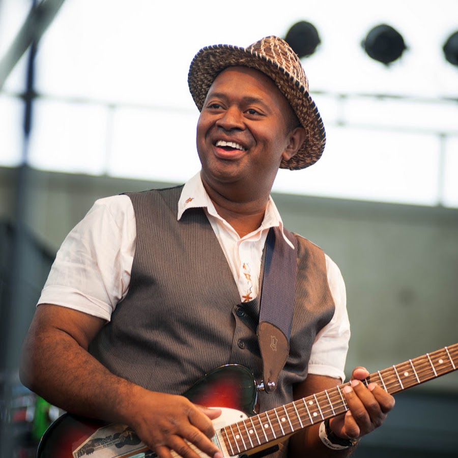Donné Roberts, 4:00 PM – 4:45 PM